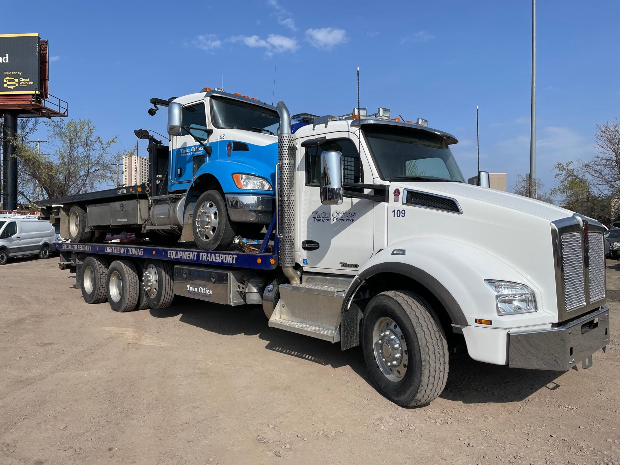 24/7 Towing Services Twin Cities Transport & Recovery