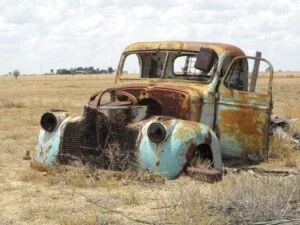 Read more about the article Why You Shouldn’t Wait to Remove Your Junk Car