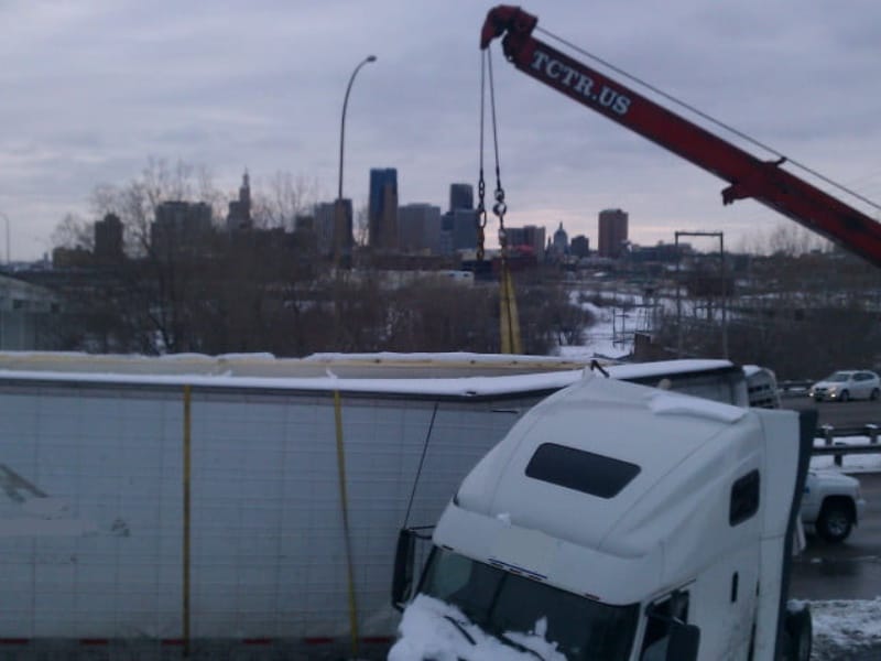 Dayton Pkwy semi recovery